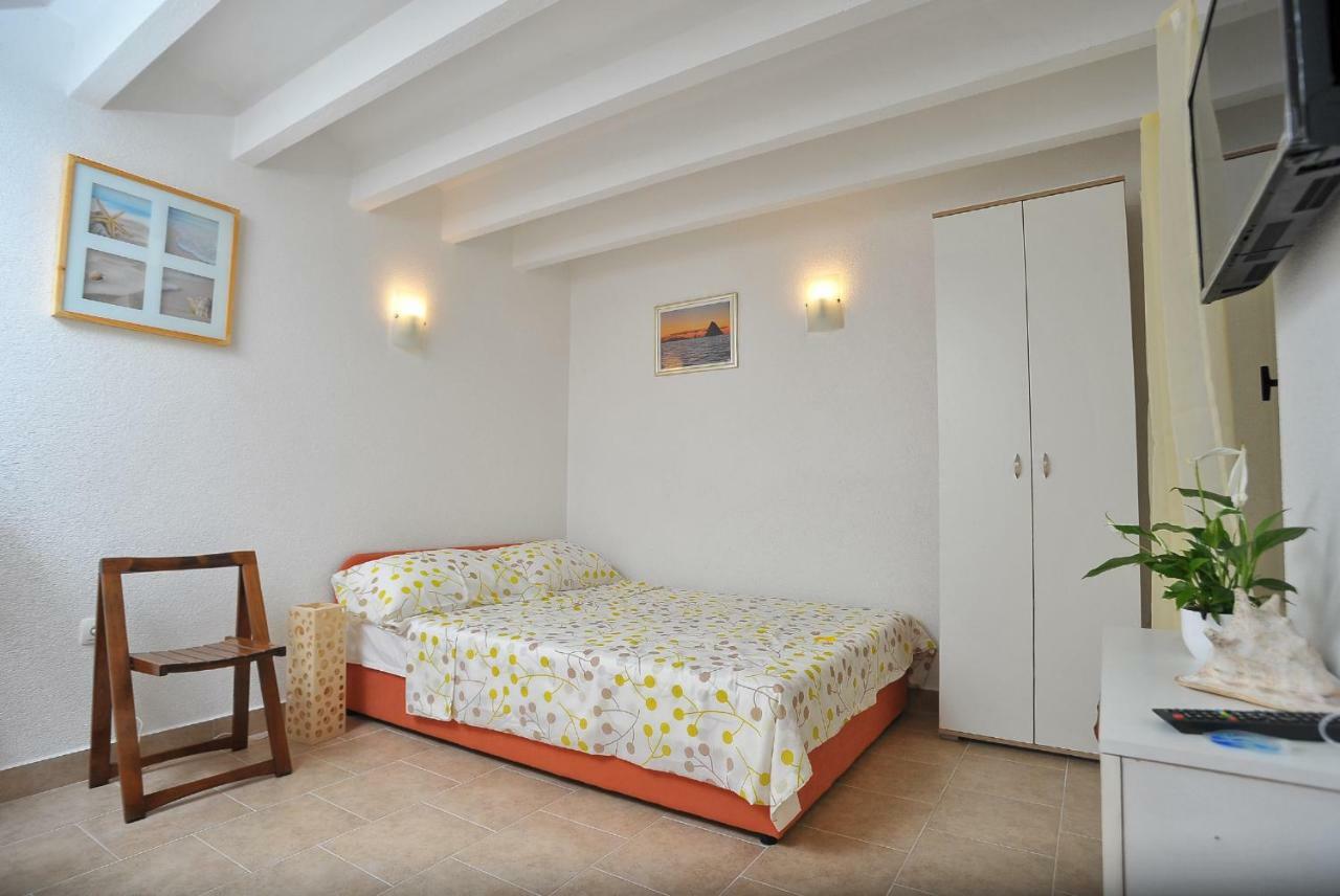 Apartments Sonia & Ana Трогир Экстерьер фото