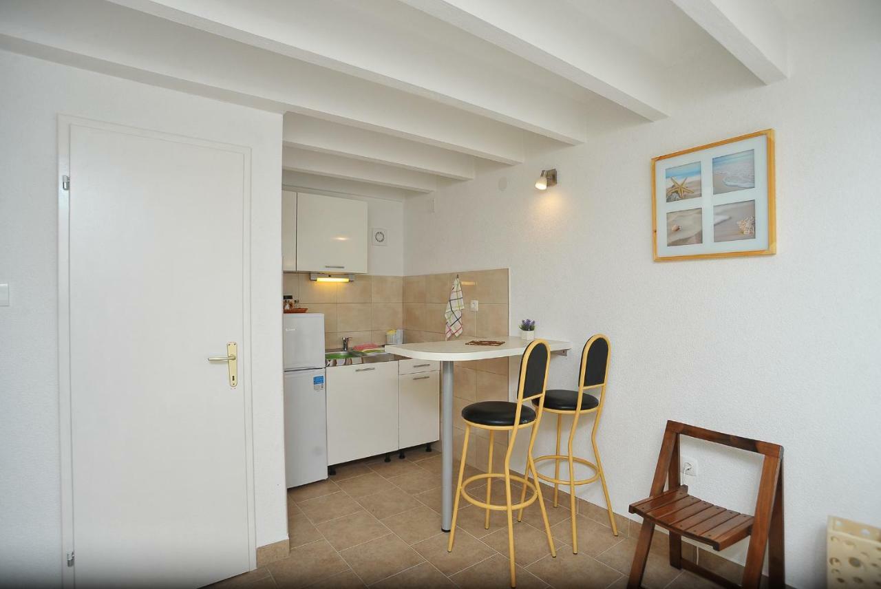 Apartments Sonia & Ana Трогир Экстерьер фото